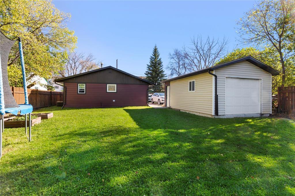 136 Maplewood Street, Steinbach, Manitoba  R5G 2B3 - Photo 14 - 202526551