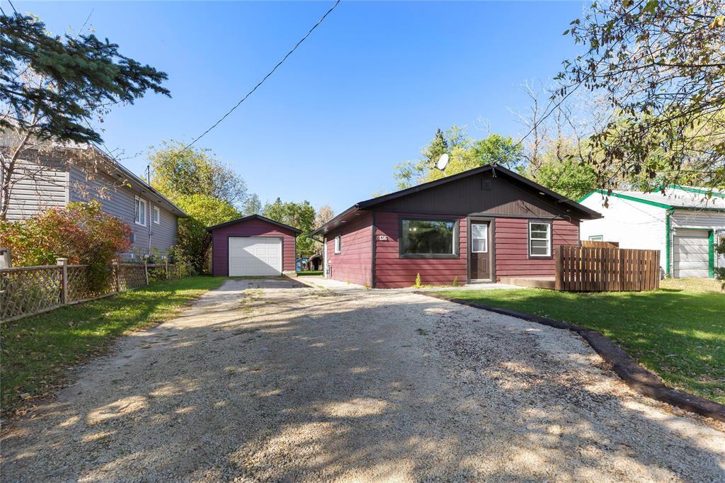 136 Maplewood Street, Steinbach, Manitoba  R5G 2B3 - Photo 16 - 202526551