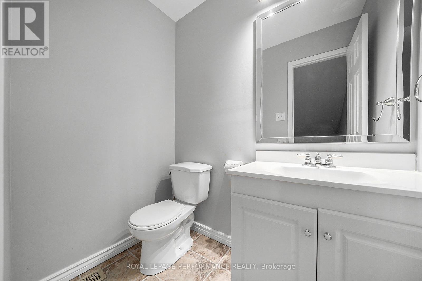 29 Hummingbird Crescent, Ottawa, Ontario  K2J 3A5 - Photo 10 - X12463625
