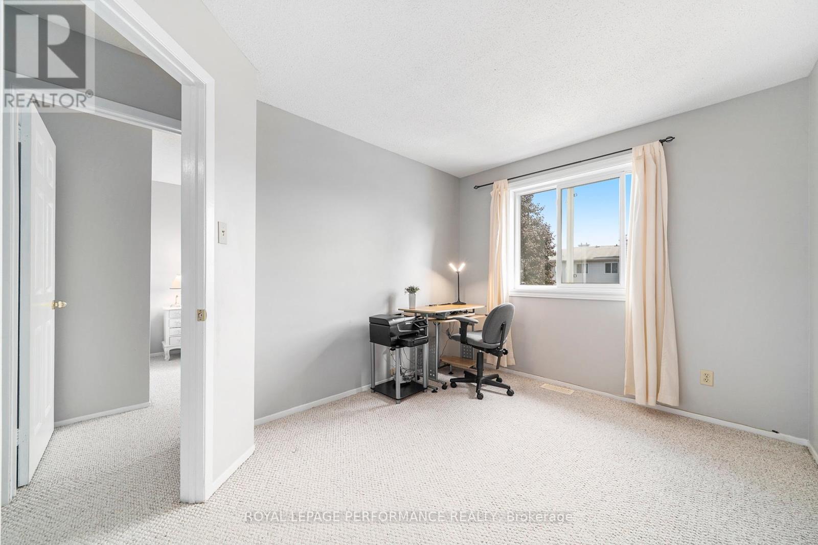 29 Hummingbird Crescent, Ottawa, Ontario  K2J 3A5 - Photo 14 - X12463625
