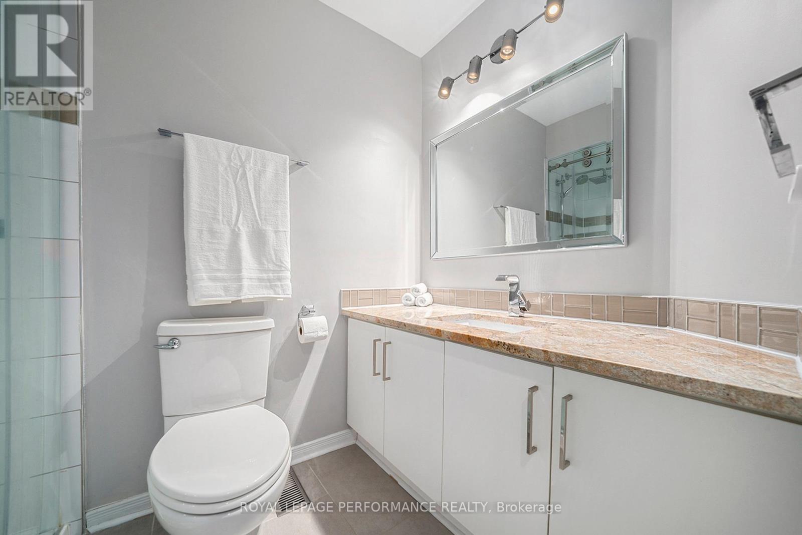 29 Hummingbird Crescent, Ottawa, Ontario  K2J 3A5 - Photo 16 - X12463625