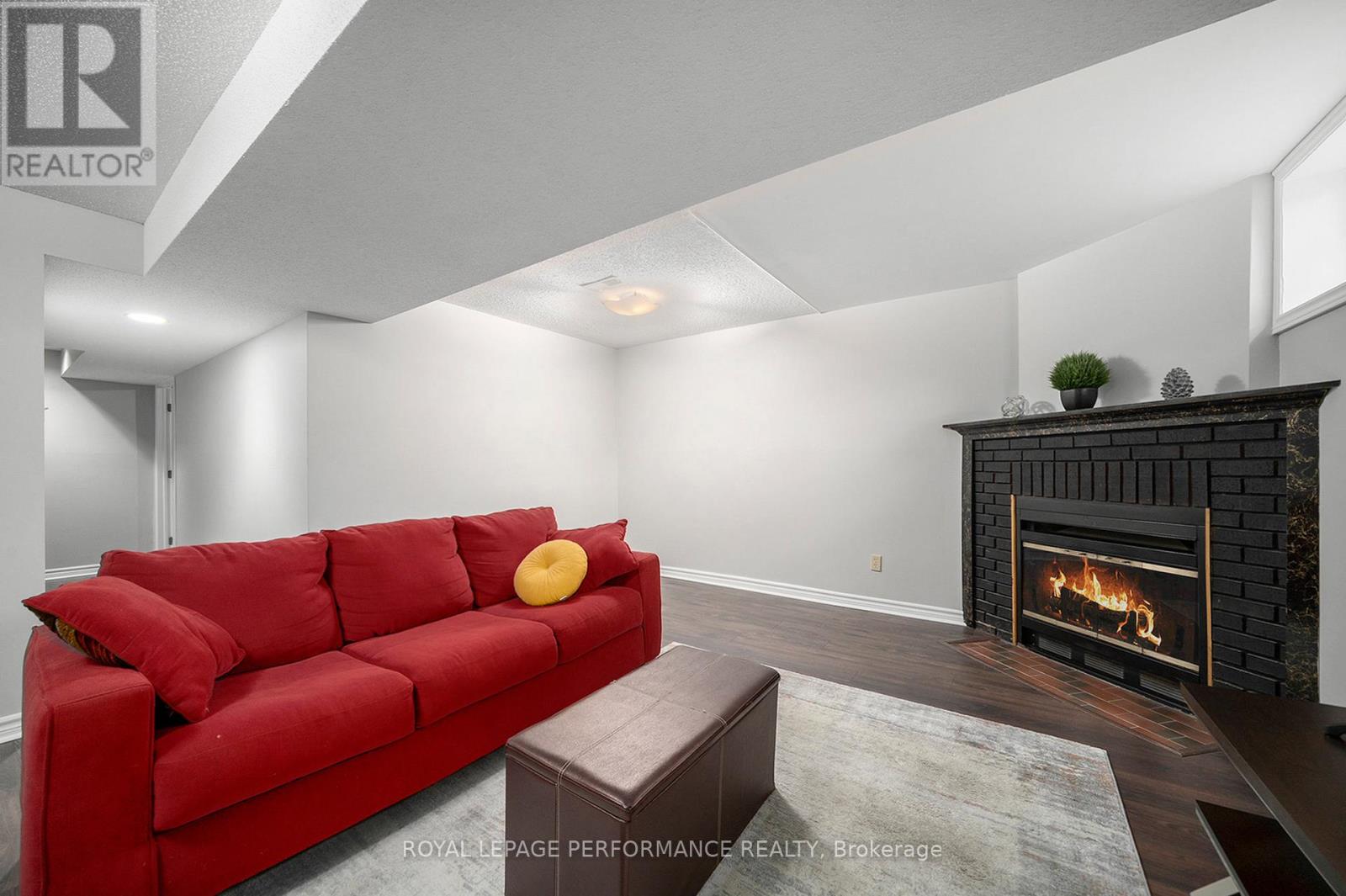 29 Hummingbird Crescent, Ottawa, Ontario  K2J 3A5 - Photo 18 - X12463625