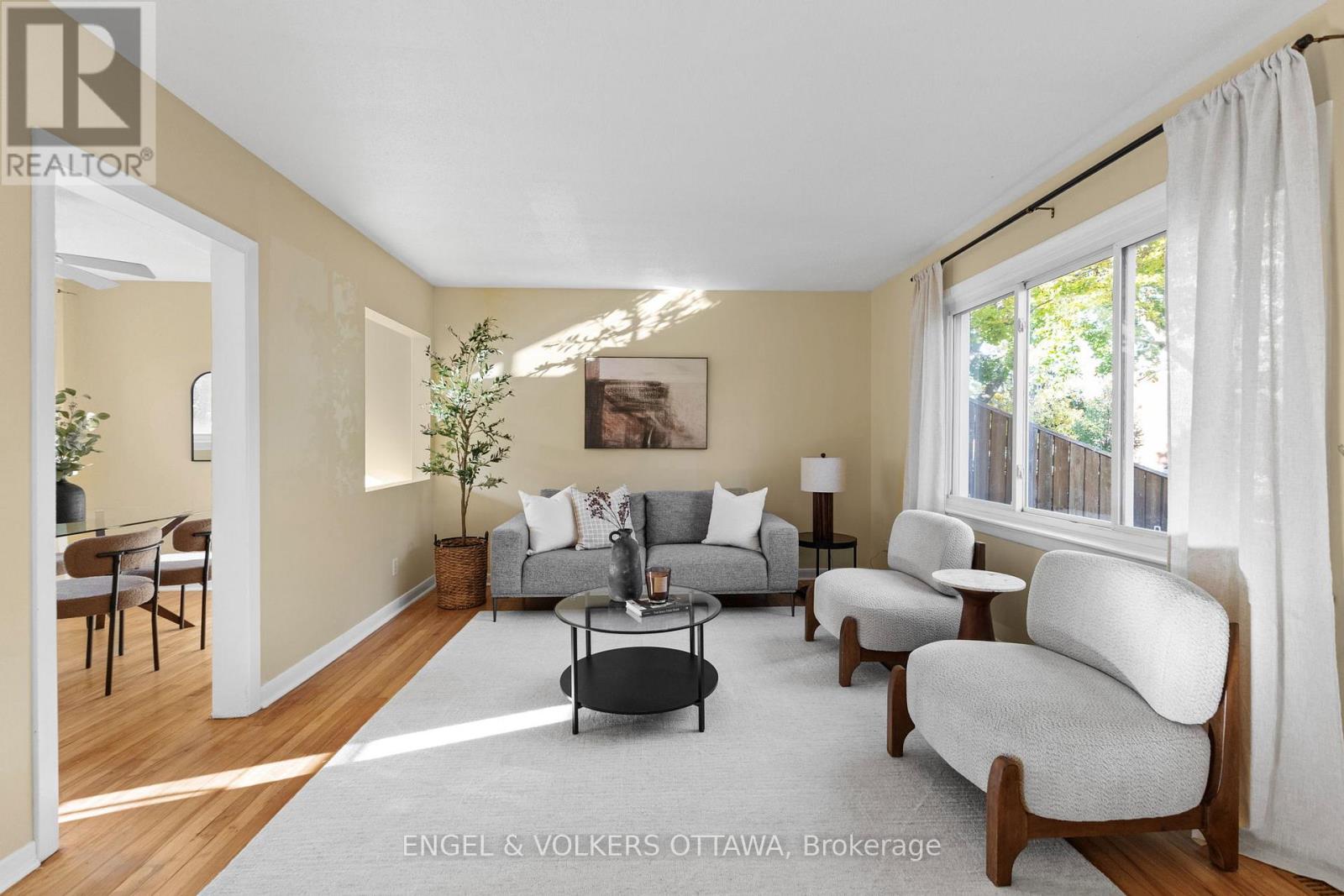 838 Borthwick Avenue, Ottawa, Ontario  K1K 2M8 - Photo 3 - X12463660