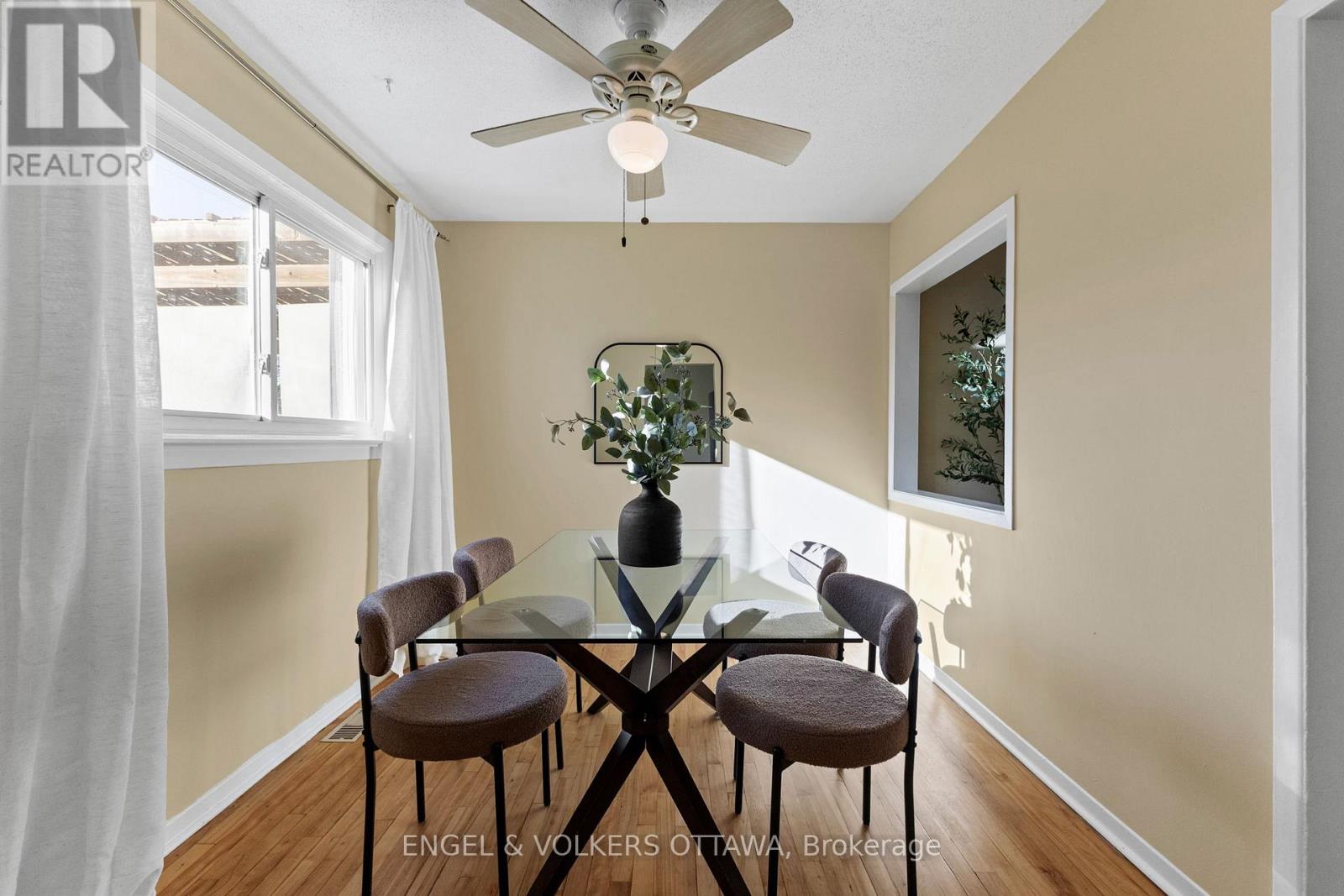 838 Borthwick Avenue, Ottawa, Ontario  K1K 2M8 - Photo 8 - X12463660