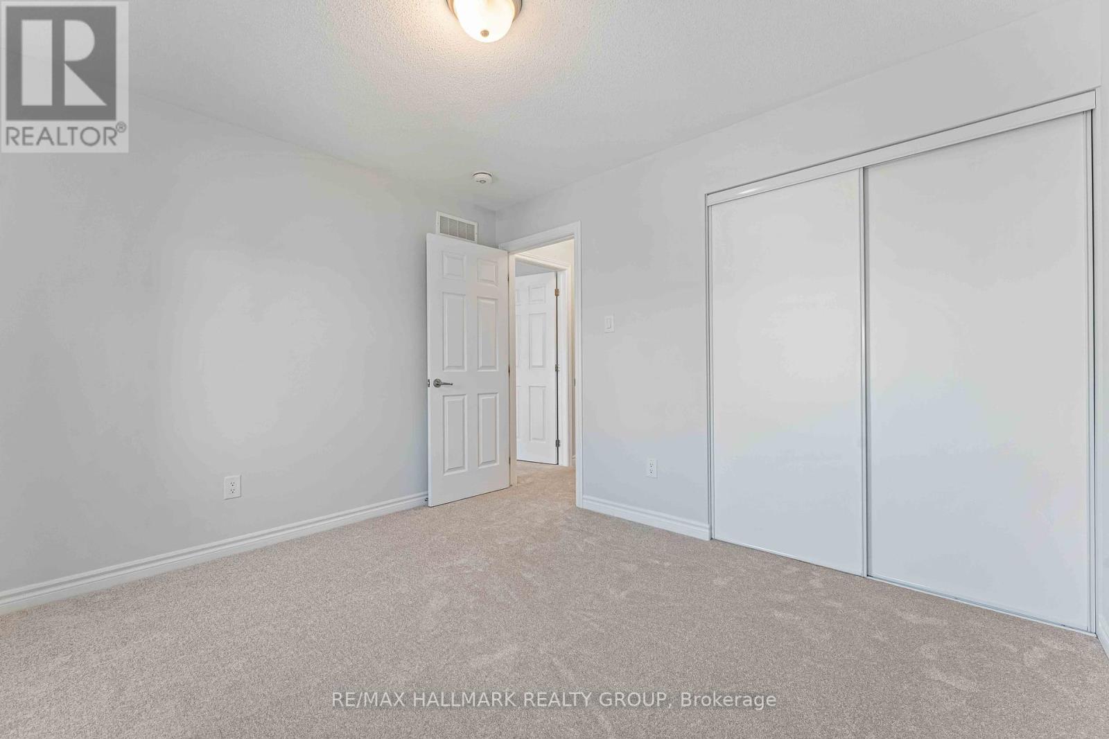 402 Edgevalley Court, Ottawa, Ontario  K2S 2R3 - Photo 14 - X12463728
