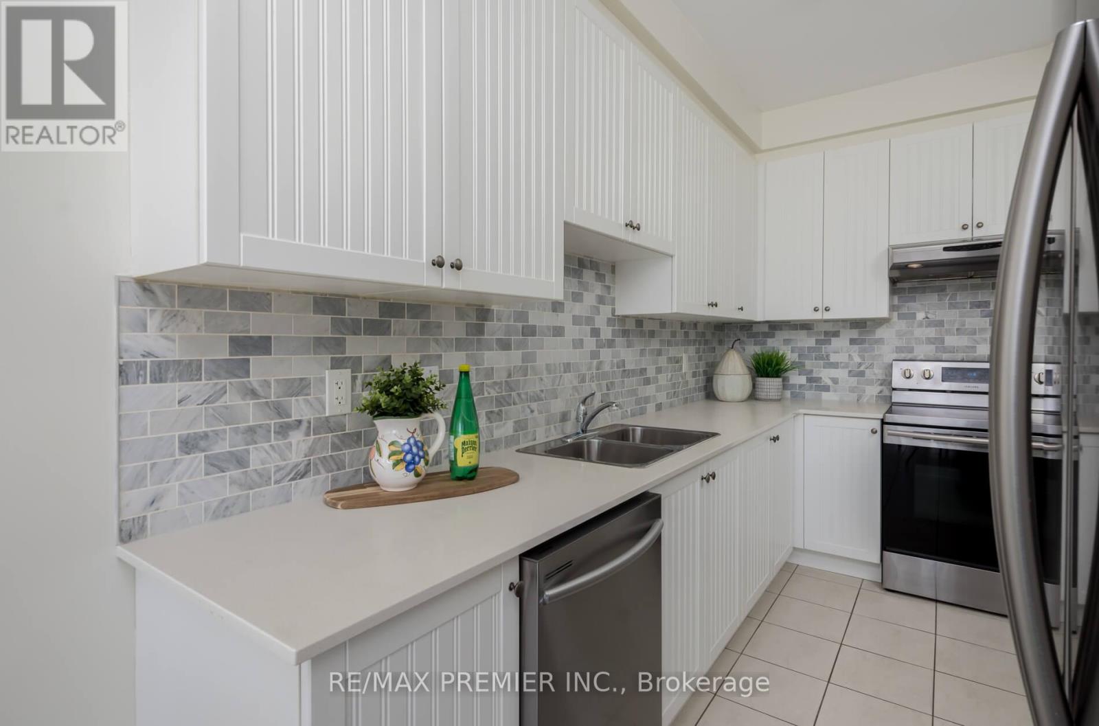 90 Palace Street, Thorold, Ontario  L2V 0J6 - Photo 15 - X12463542