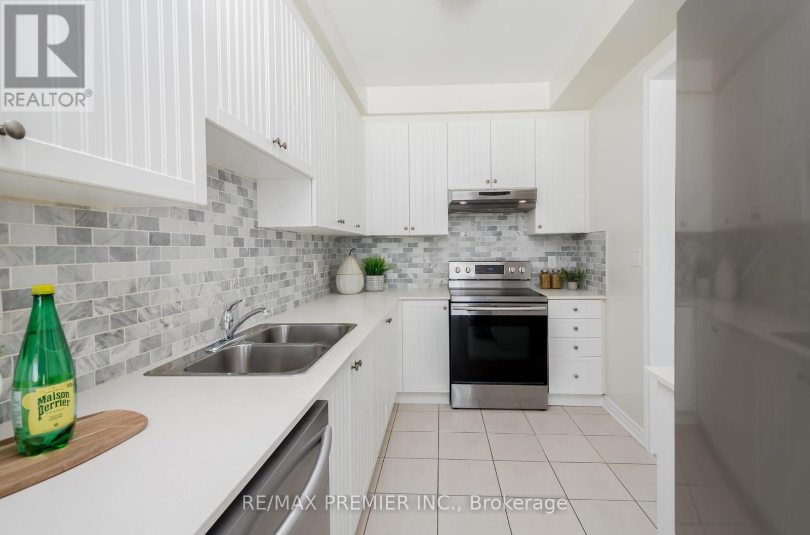 90 Palace Street, Thorold, Ontario  L2V 0J6 - Photo 18 - X12463542