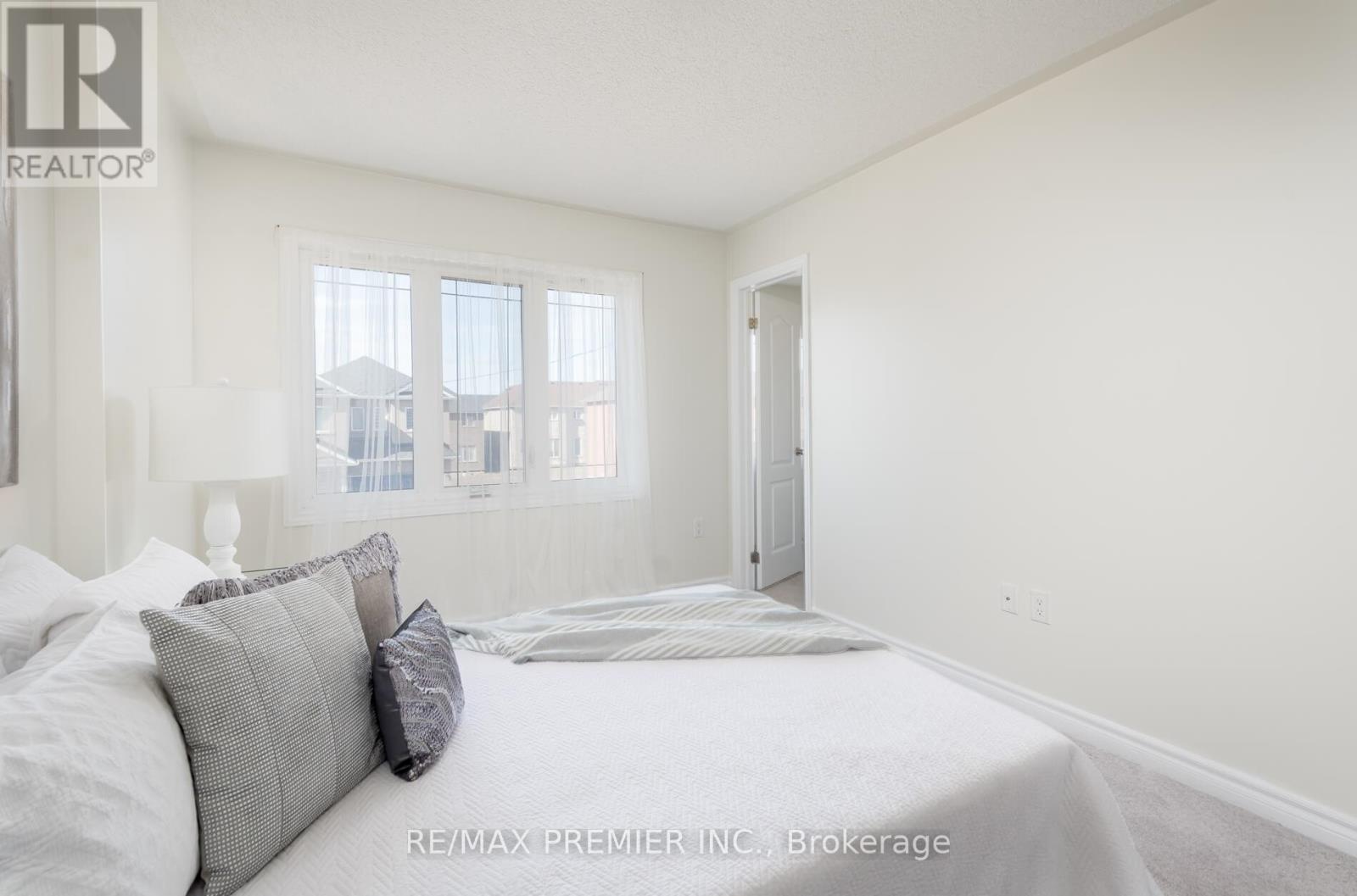90 Palace Street, Thorold, Ontario  L2V 0J6 - Photo 24 - X12463542