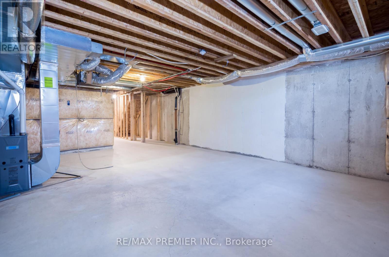 90 Palace Street, Thorold, Ontario  L2V 0J6 - Photo 36 - X12463542