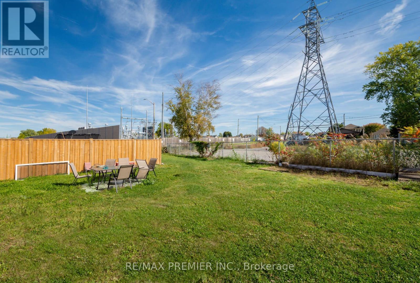 90 Palace Street, Thorold, Ontario  L2V 0J6 - Photo 37 - X12463542