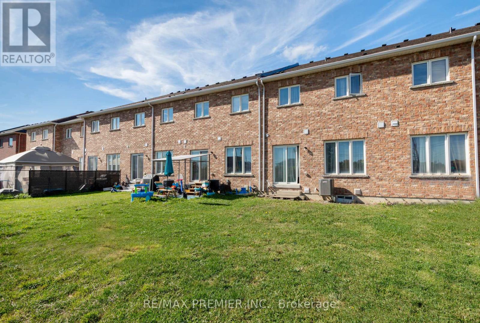 90 Palace Street, Thorold, Ontario  L2V 0J6 - Photo 39 - X12463542