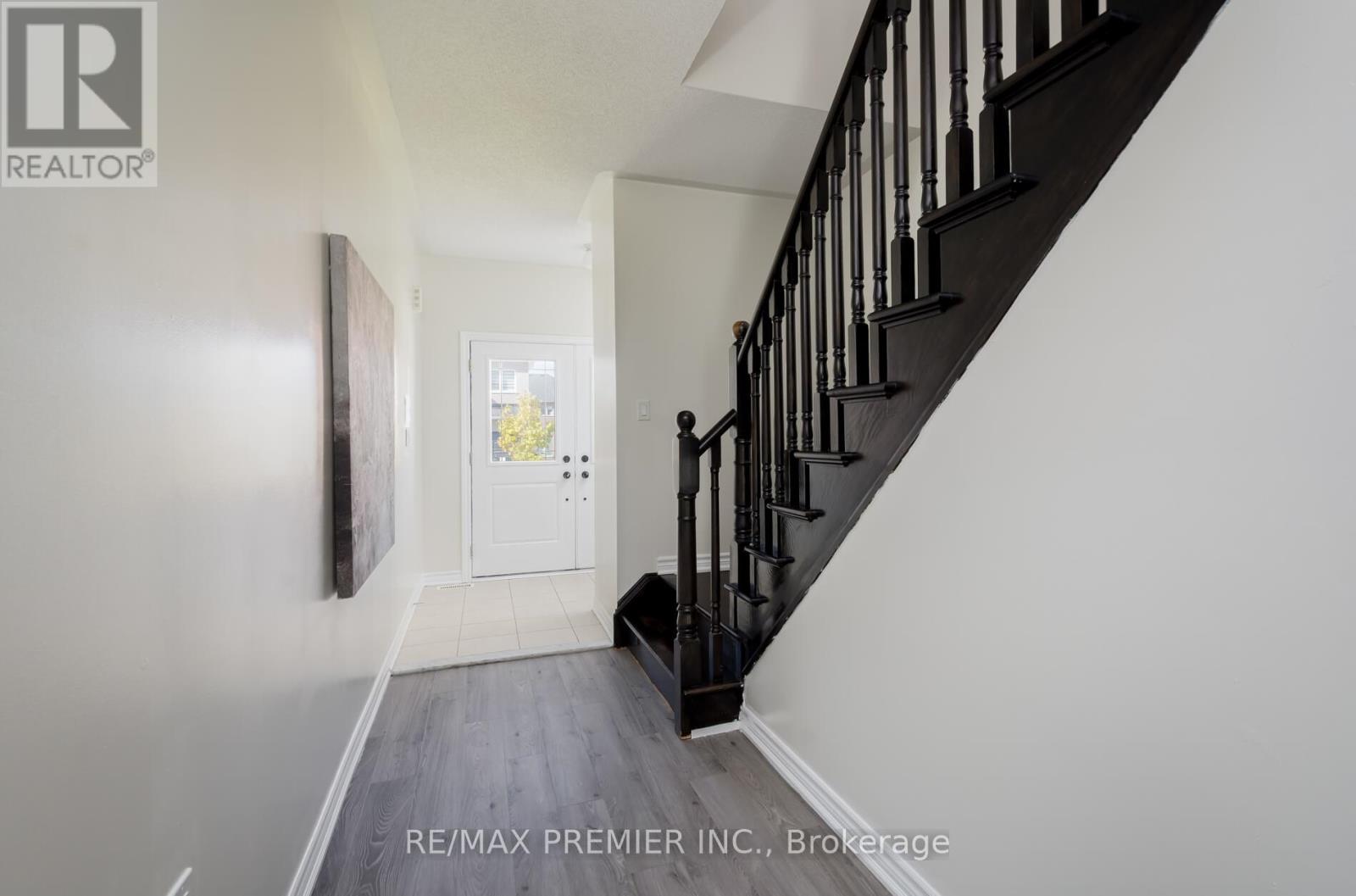 90 Palace Street, Thorold, Ontario  L2V 0J6 - Photo 5 - X12463542