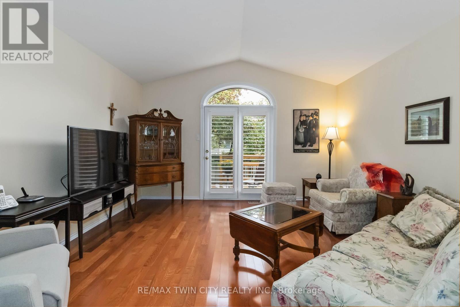 15 - 54 Glenwood Drive, Brantford, Ontario  N3S 3G6 - Photo 13 - X12463561