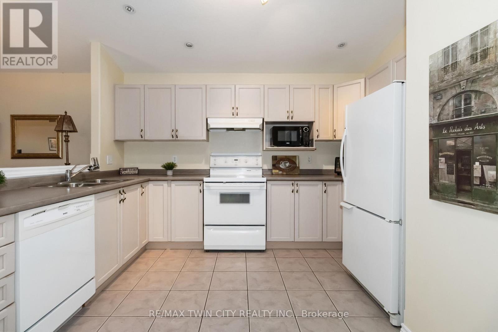 15 - 54 Glenwood Drive, Brantford, Ontario  N3S 3G6 - Photo 20 - X12463561