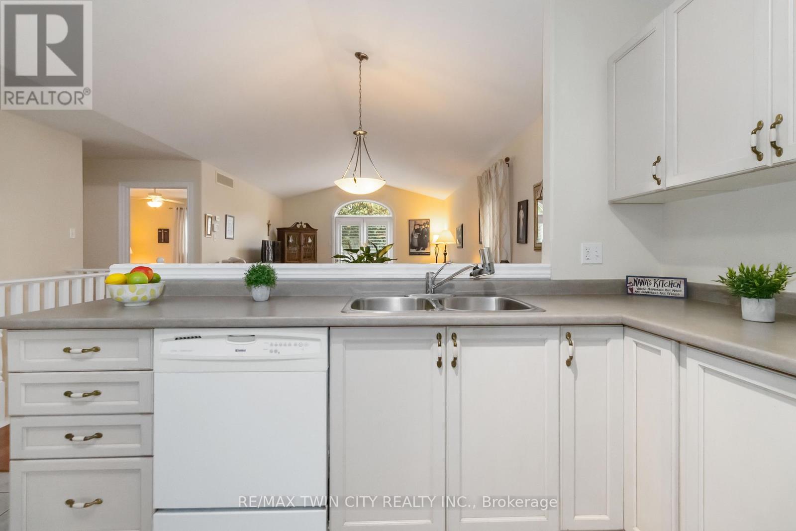 15 - 54 Glenwood Drive, Brantford, Ontario  N3S 3G6 - Photo 23 - X12463561