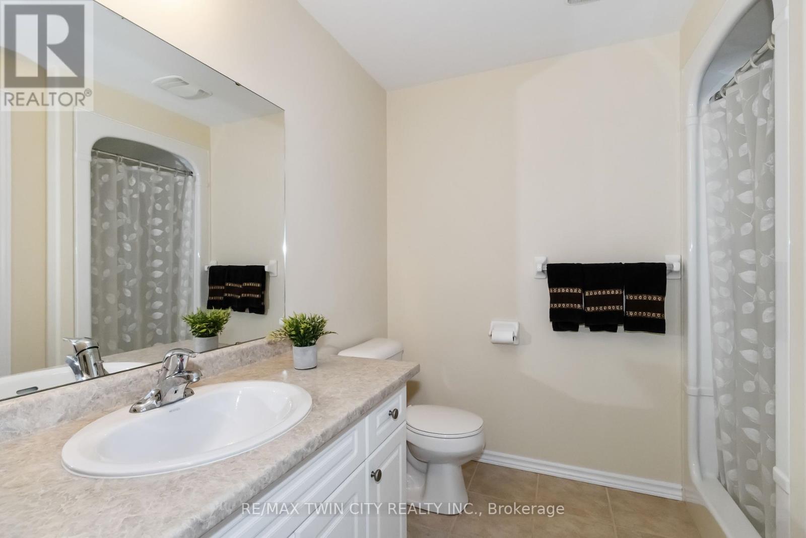 15 - 54 Glenwood Drive, Brantford, Ontario  N3S 3G6 - Photo 34 - X12463561