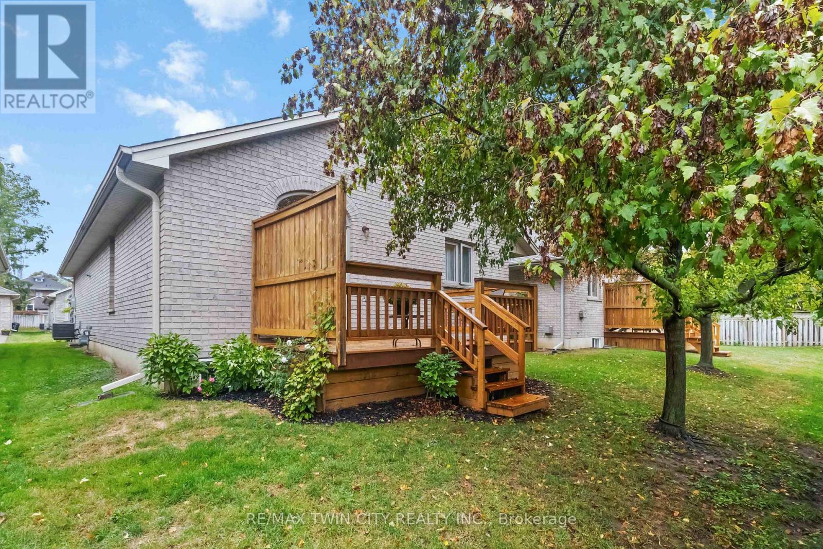 15 - 54 Glenwood Drive, Brantford, Ontario  N3S 3G6 - Photo 45 - X12463561