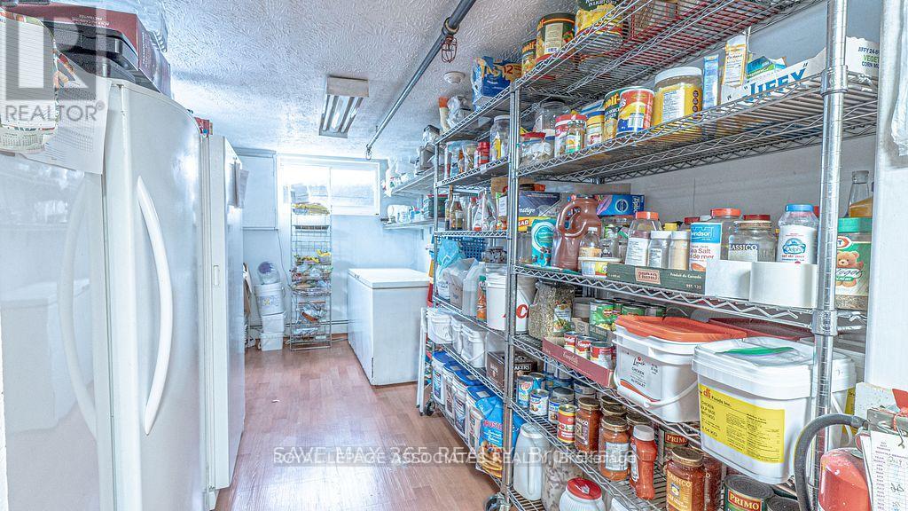 326 12th Street, Hanover, Ontario  N4N 1V6 - Photo 16 - X12463582