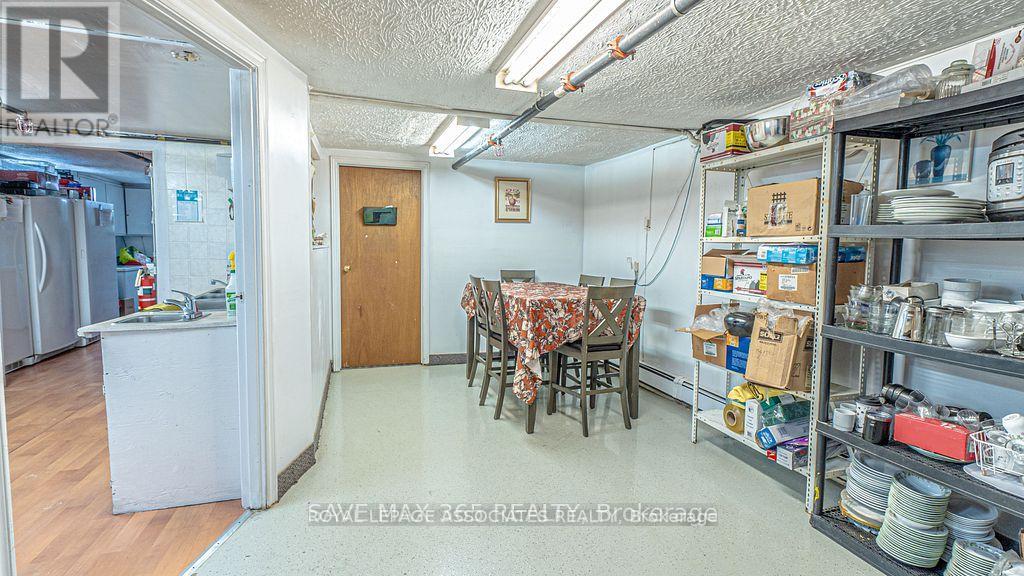326 12th Street, Hanover, Ontario  N4N 1V6 - Photo 17 - X12463582