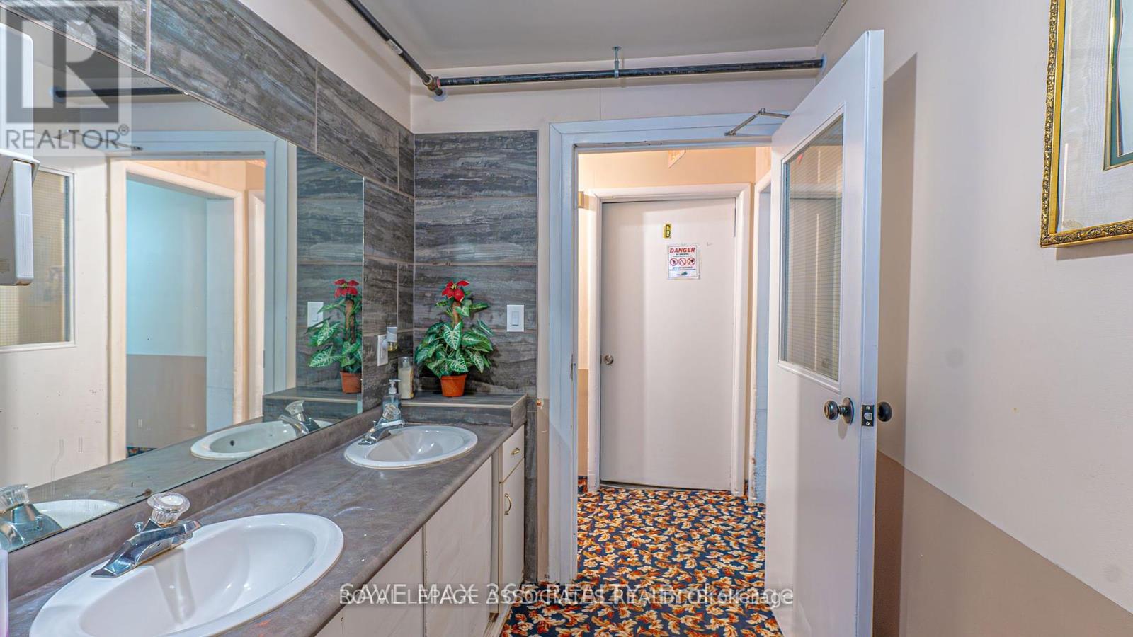 326 12th Street, Hanover, Ontario  N4N 1V6 - Photo 21 - X12463582