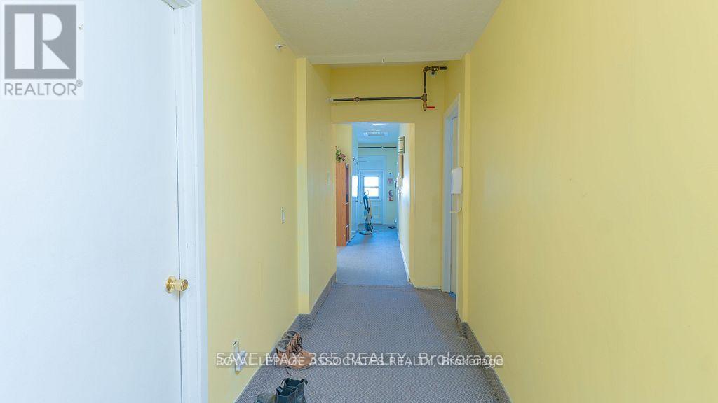 326 12th Street, Hanover, Ontario  N4N 1V6 - Photo 8 - X12463582
