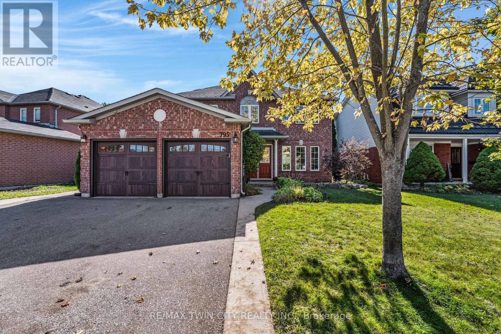 795 Saginaw Parkway, Cambridge, Ontario  N1T 1R3 - Photo 2 - X12463589