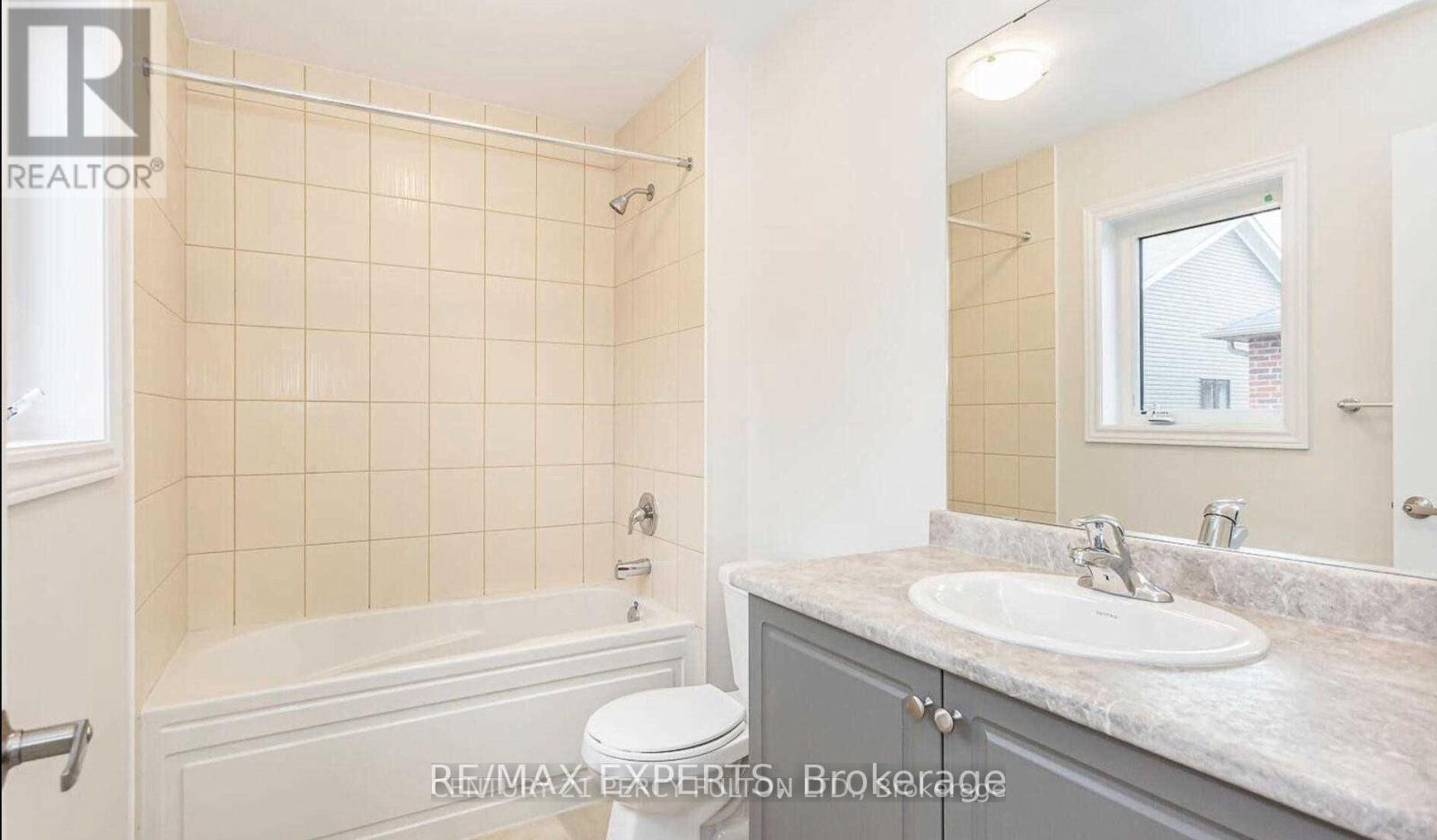 72 Malcolm Crescent, Haldimand, Ontario  N3W 0E9 - Photo 11 - X12463610