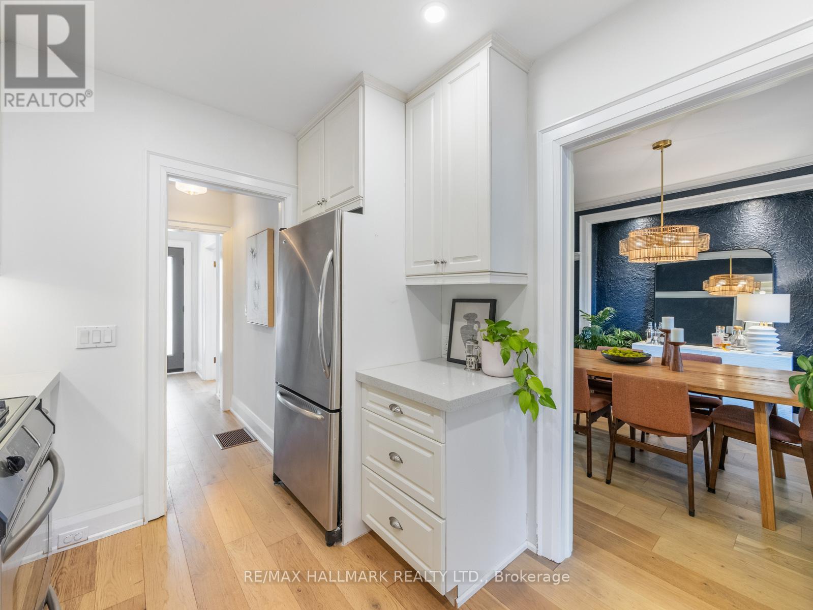 54 Avonlea Boulevard, Toronto, Ontario  M4C 5E5 - Photo 12 - E12463392
