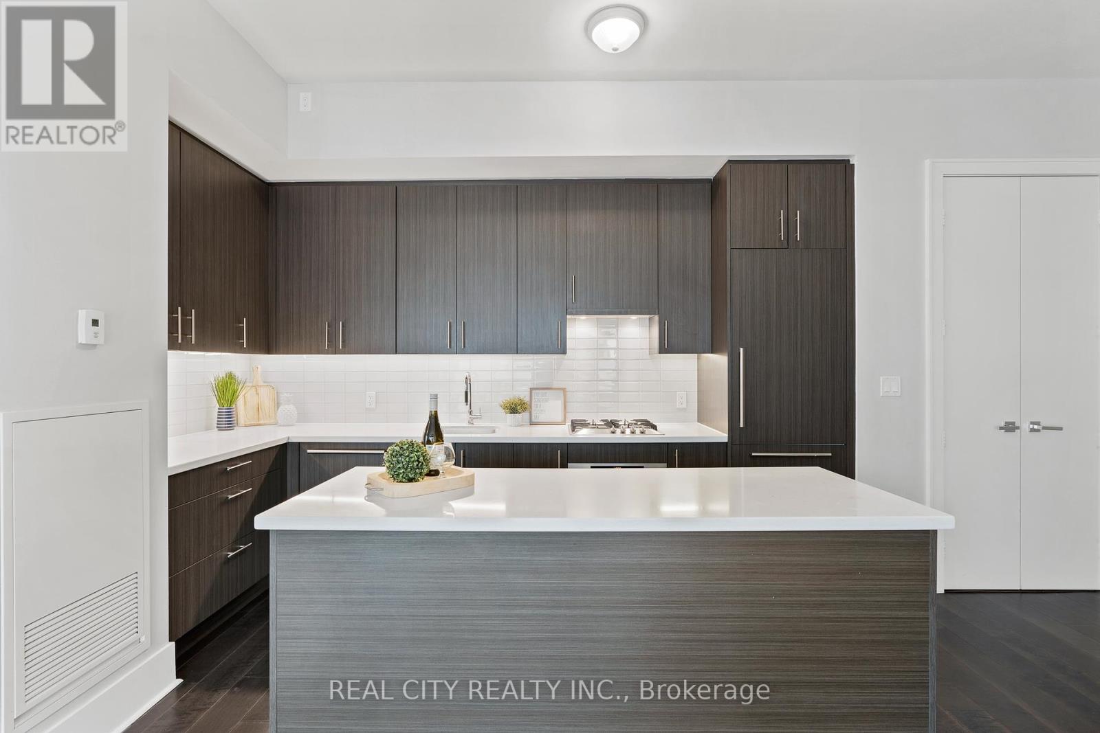 626 - 29 Queens Quay E, Toronto, Ontario  M5E 0A4 - Photo 6 - C12457990