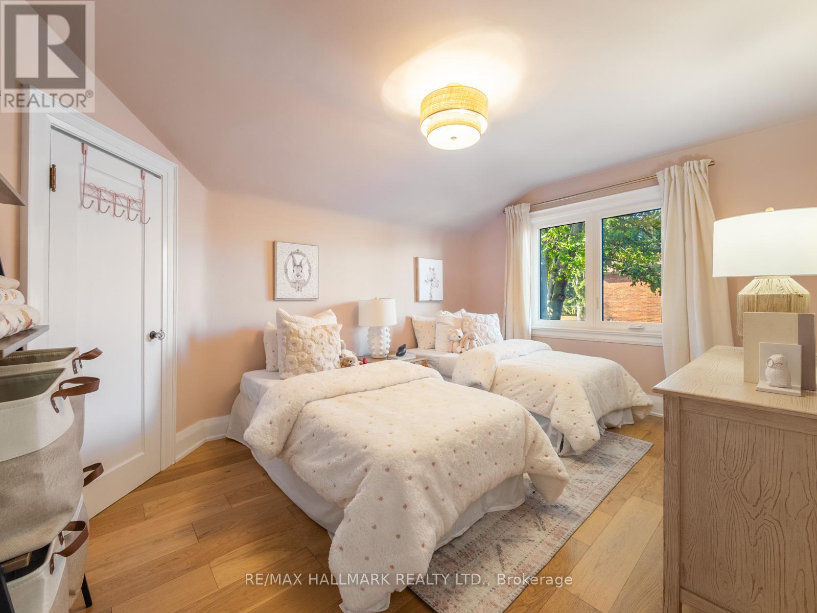 54 Avonlea Boulevard, Toronto, Ontario  M4C 5E5 - Photo 22 - E12463392
