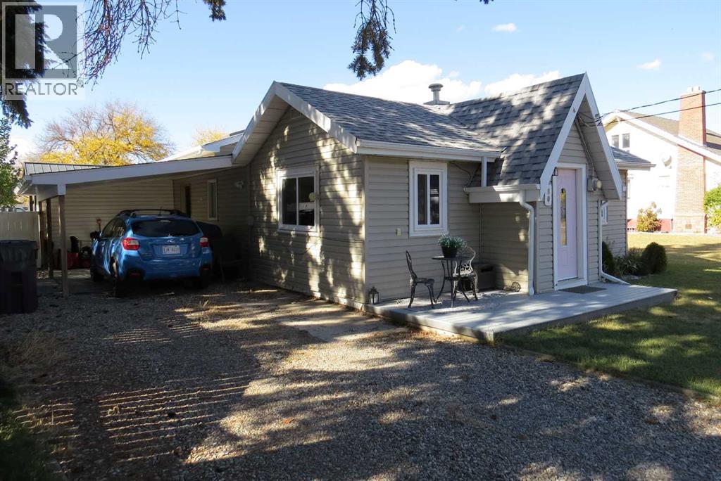 80n 100e, Raymond, Alberta  T0K 2S0 - Photo 2 - A2263766