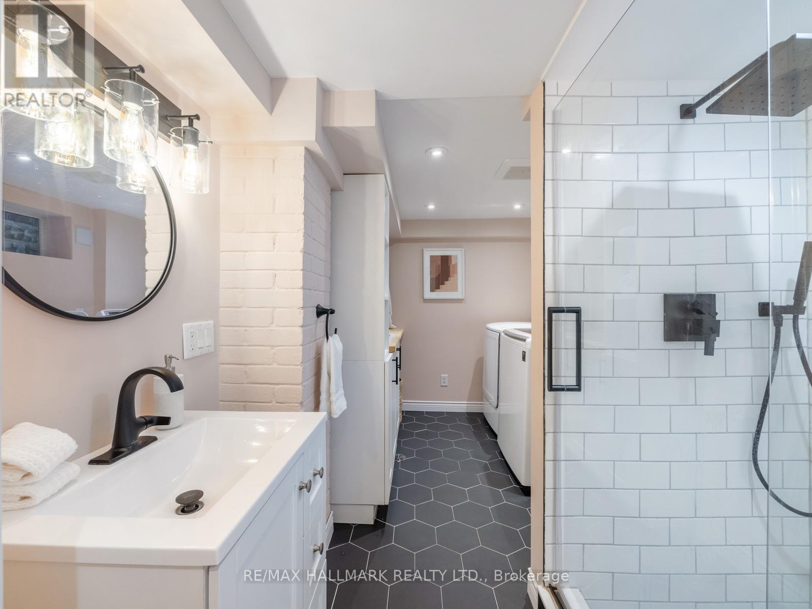 54 Avonlea Boulevard, Toronto, Ontario  M4C 5E5 - Photo 31 - E12463392