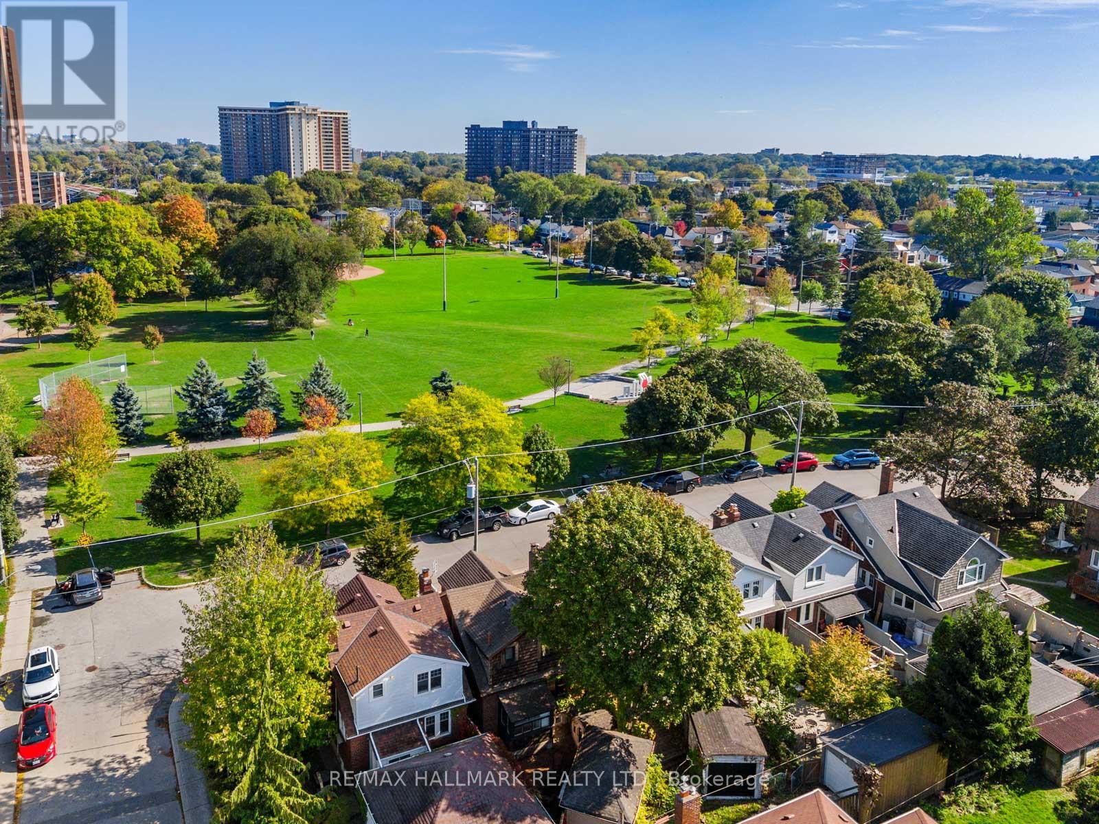 54 Avonlea Boulevard, Toronto, Ontario  M4C 5E5 - Photo 38 - E12463392
