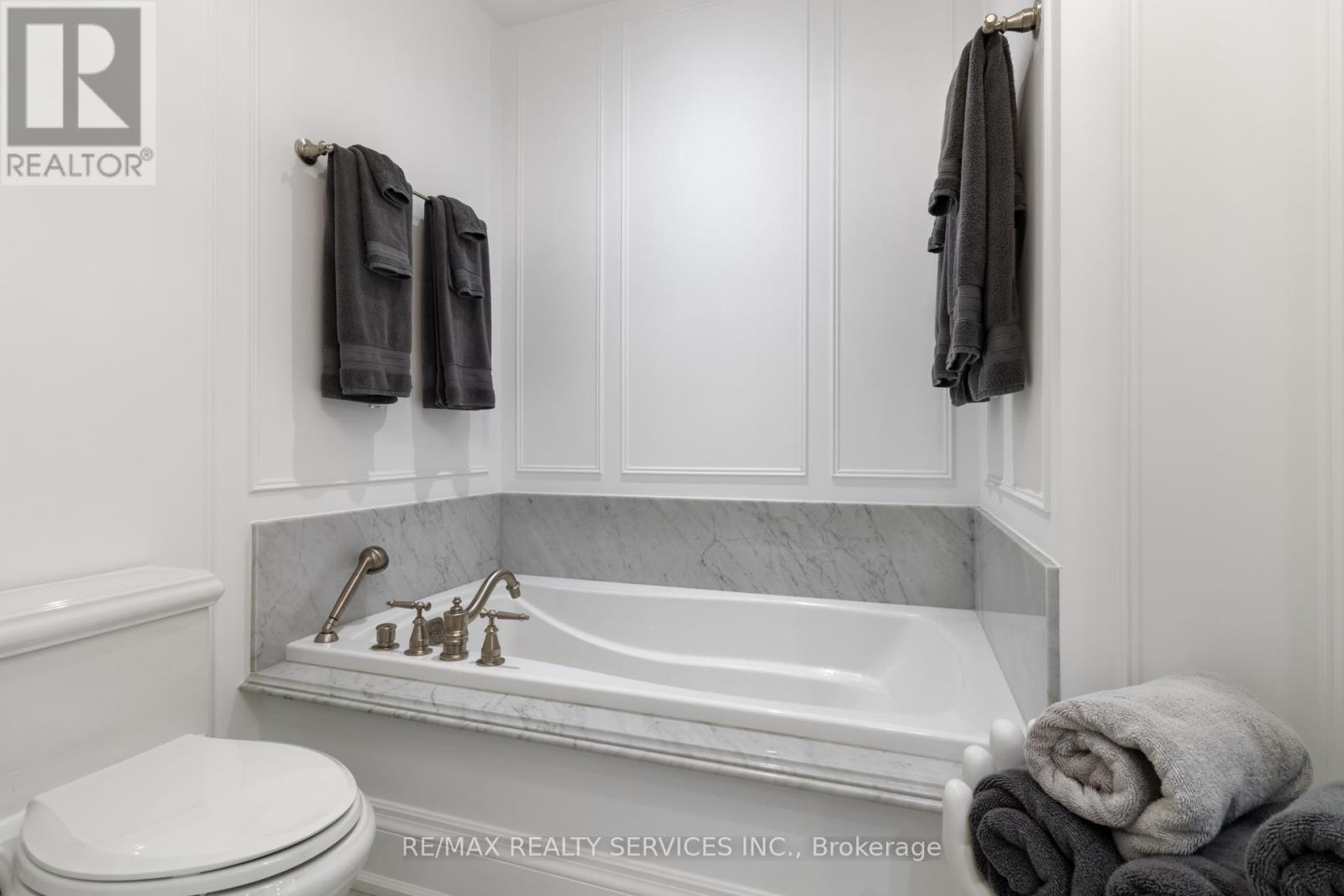 1003 - 111 Forsythe Street, Oakville, Ontario  L6K 3J9 - Photo 23 - W12434333