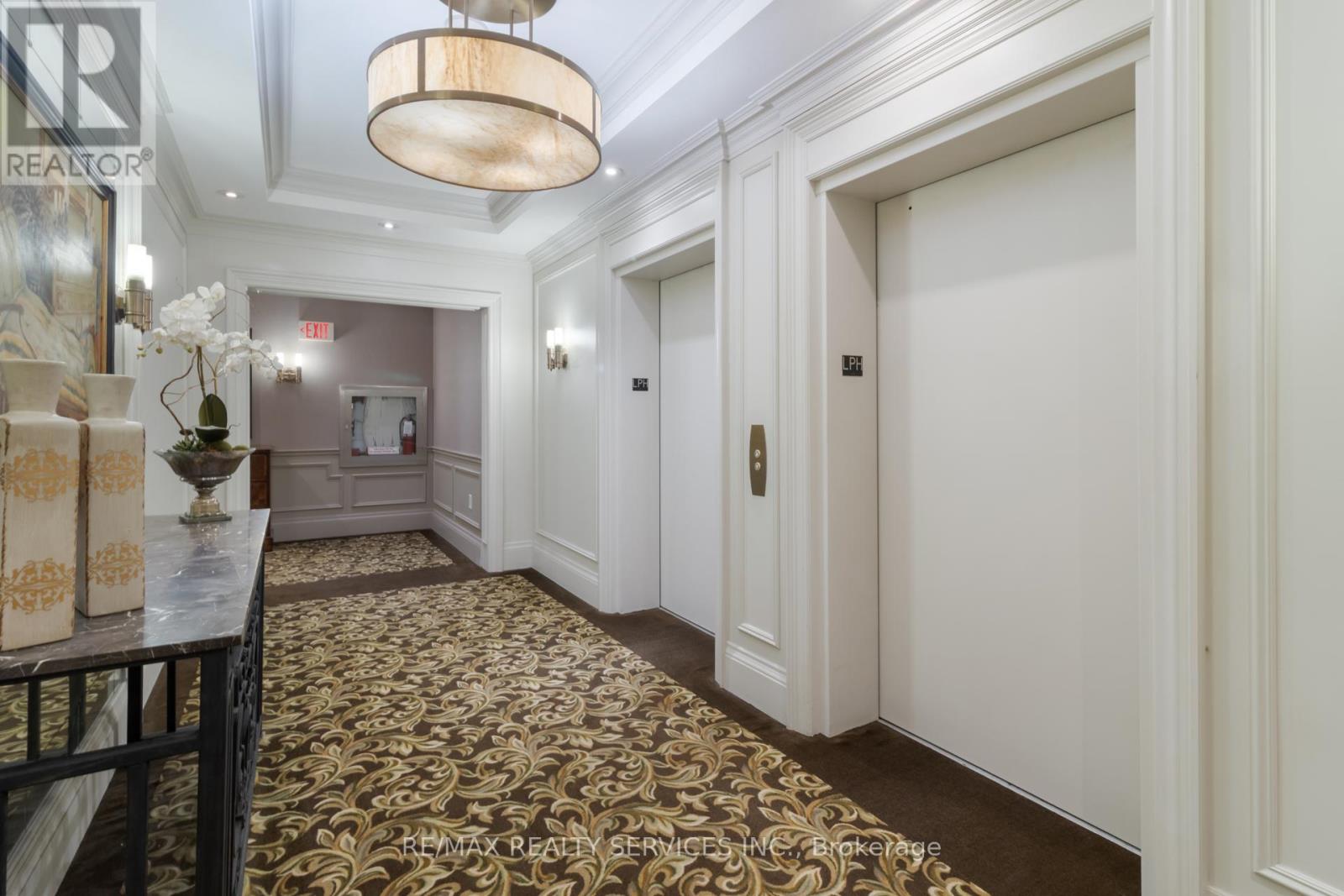 1003 - 111 Forsythe Street, Oakville, Ontario  L6K 3J9 - Photo 7 - W12434333