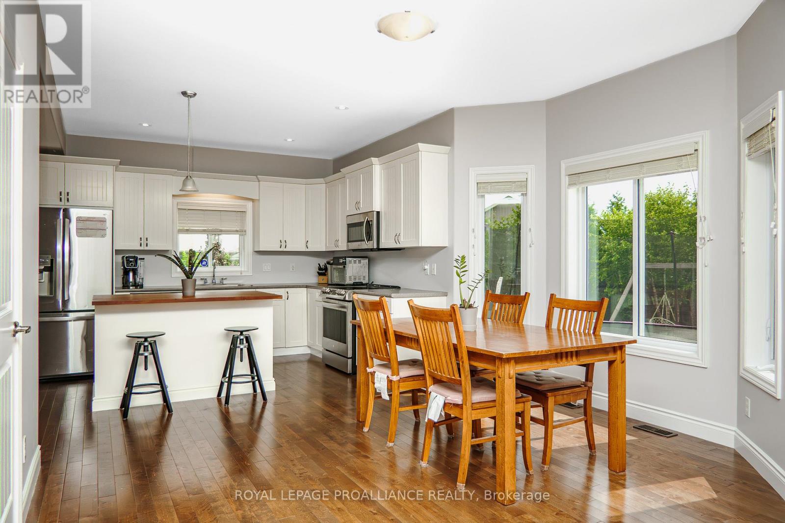 14 Pier Drive, Brighton, Ontario  K0K 1H0 - Photo 15 - X12463659