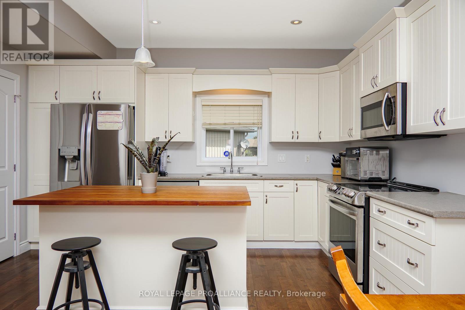 14 Pier Drive, Brighton, Ontario  K0K 1H0 - Photo 17 - X12463659