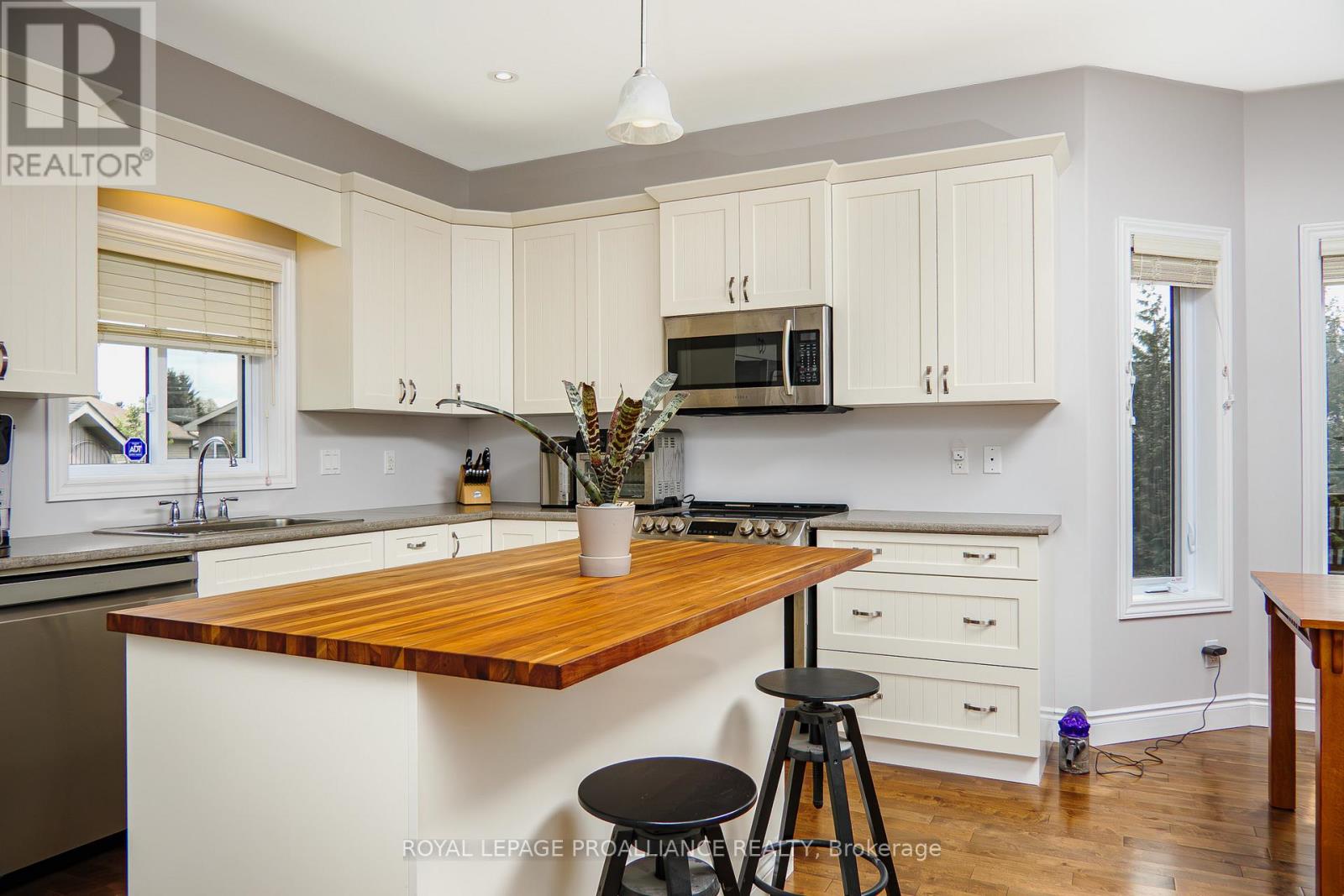 14 Pier Drive, Brighton, Ontario  K0K 1H0 - Photo 19 - X12463659