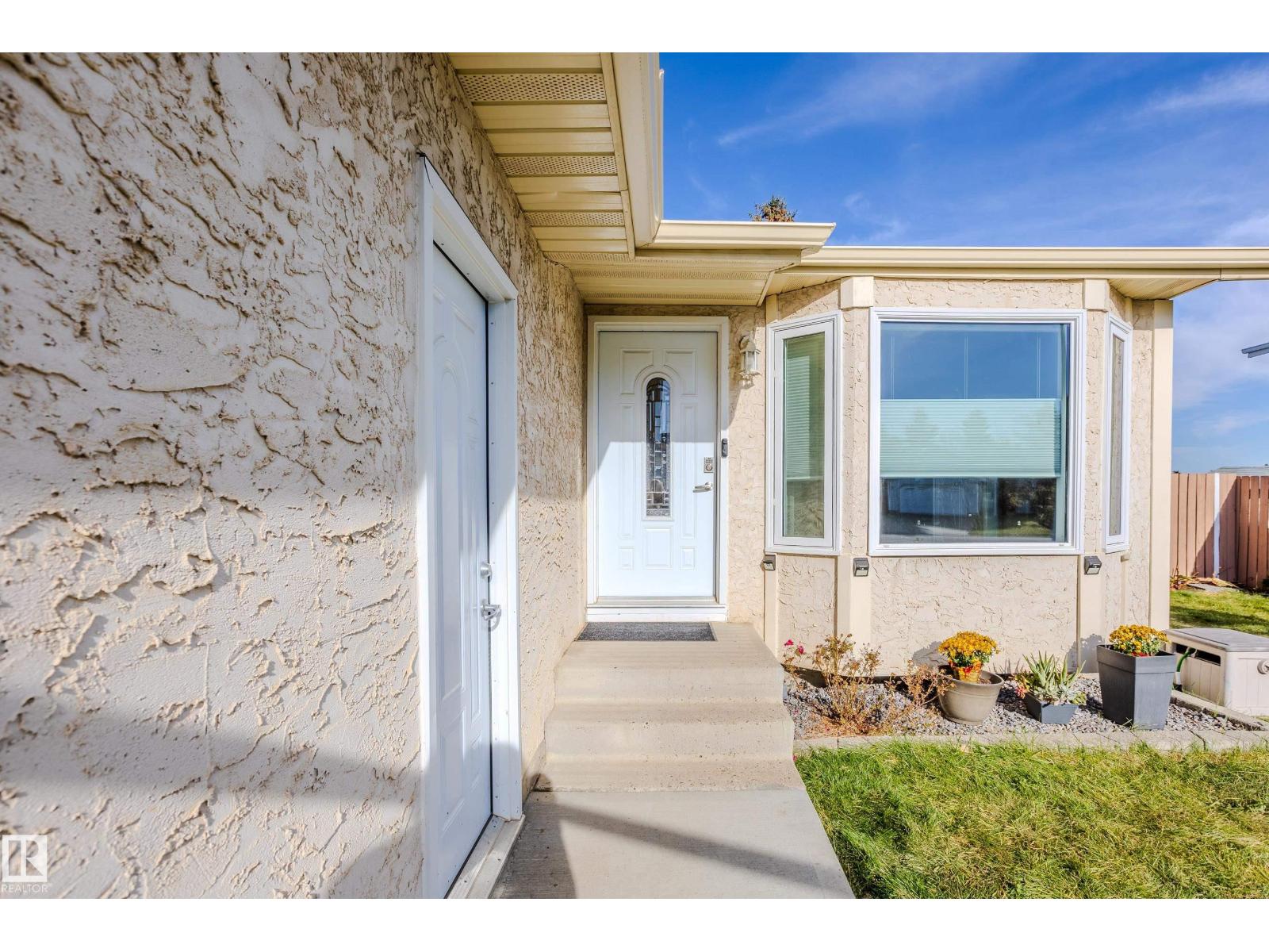 8802 102 Av, Morinville, Alberta  T8R 1B7 - Photo 2 - E4462164