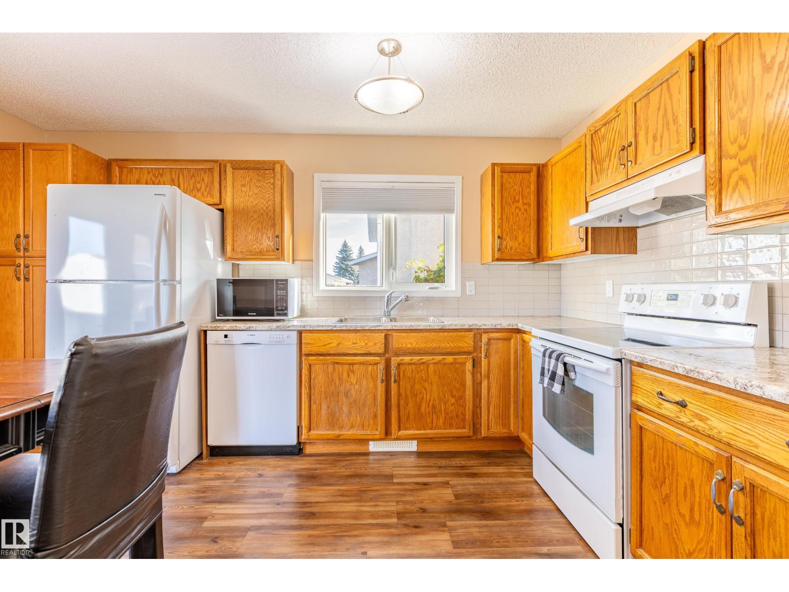 8802 102 Av, Morinville, Alberta  T8R 1B7 - Photo 8 - E4462164