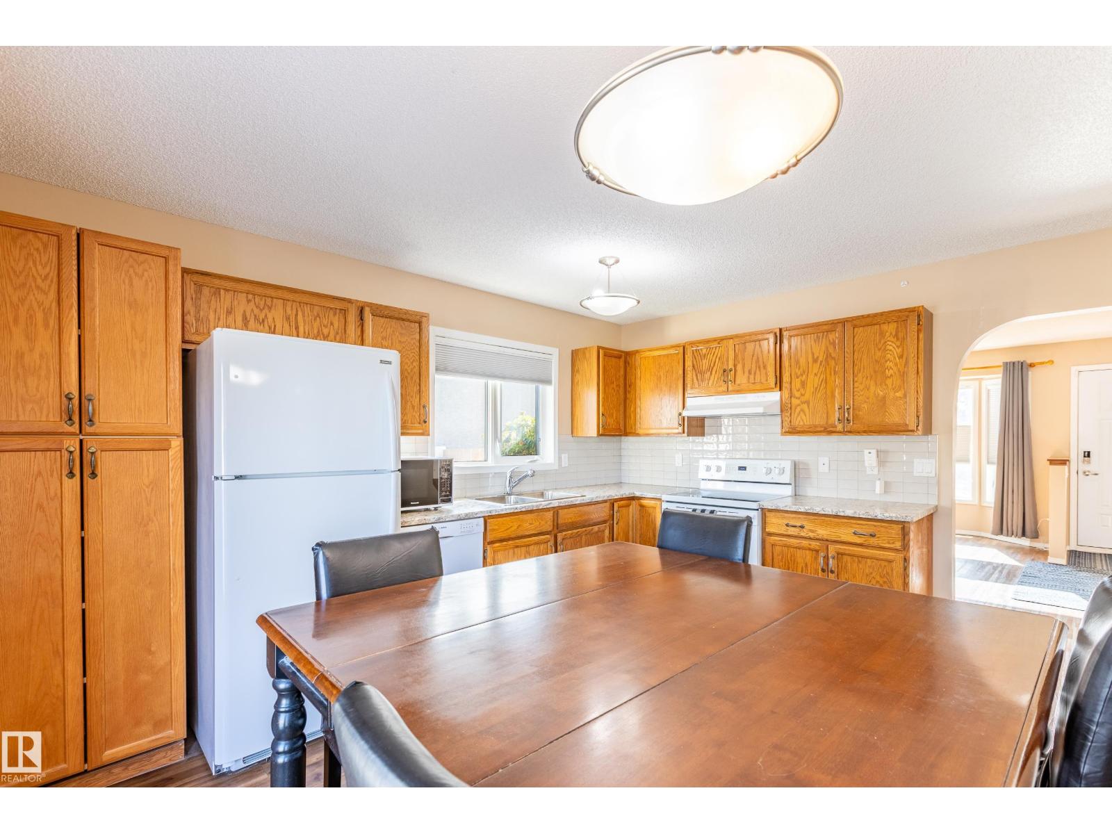 8802 102 Av, Morinville, Alberta  T8R 1B7 - Photo 9 - E4462164