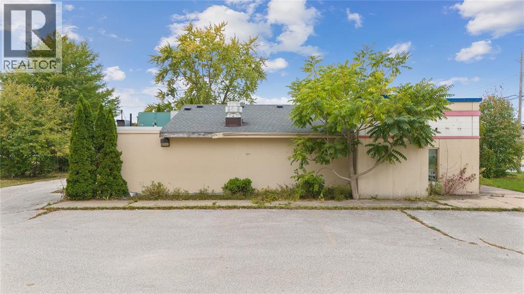 95 King Street East, Lambton Shores, Ontario  N0N 1J0 - Photo 4 - 25025667