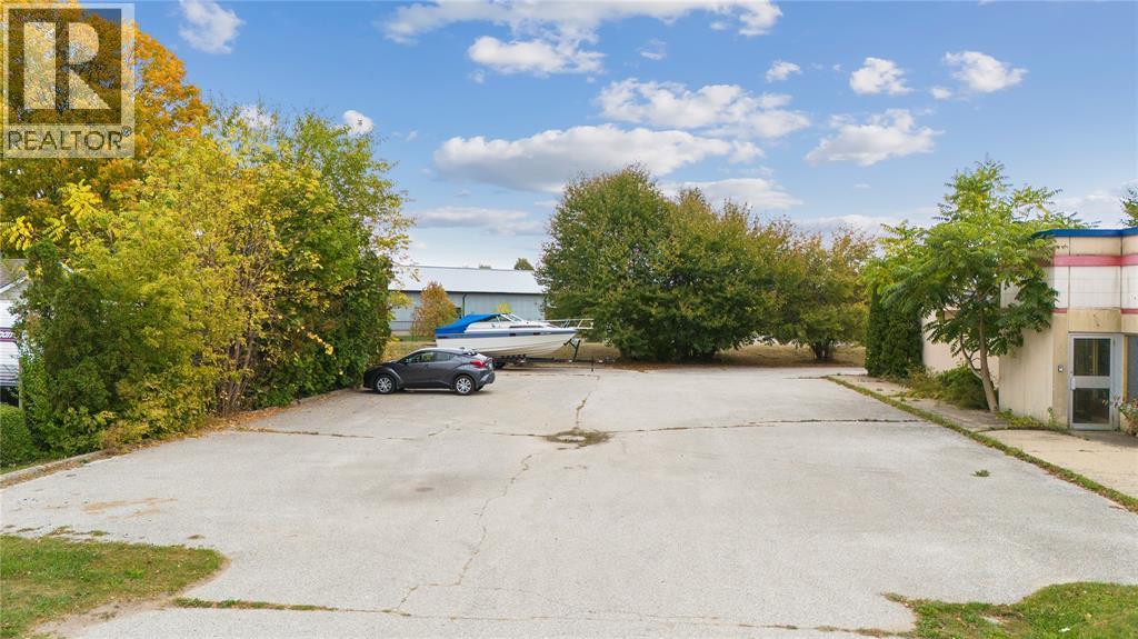 95 King Street East, Lambton Shores, Ontario  N0N 1J0 - Photo 5 - 25025667