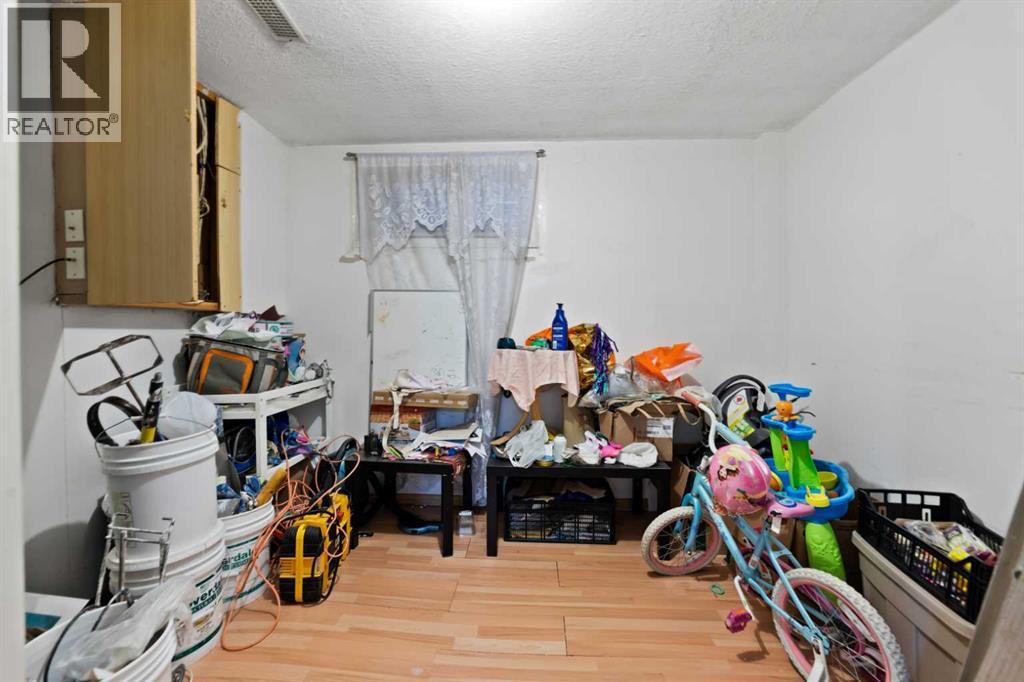 143 Falton Drive Ne, Calgary, Alberta  T3J 1W7 - Photo 15 - A2264359