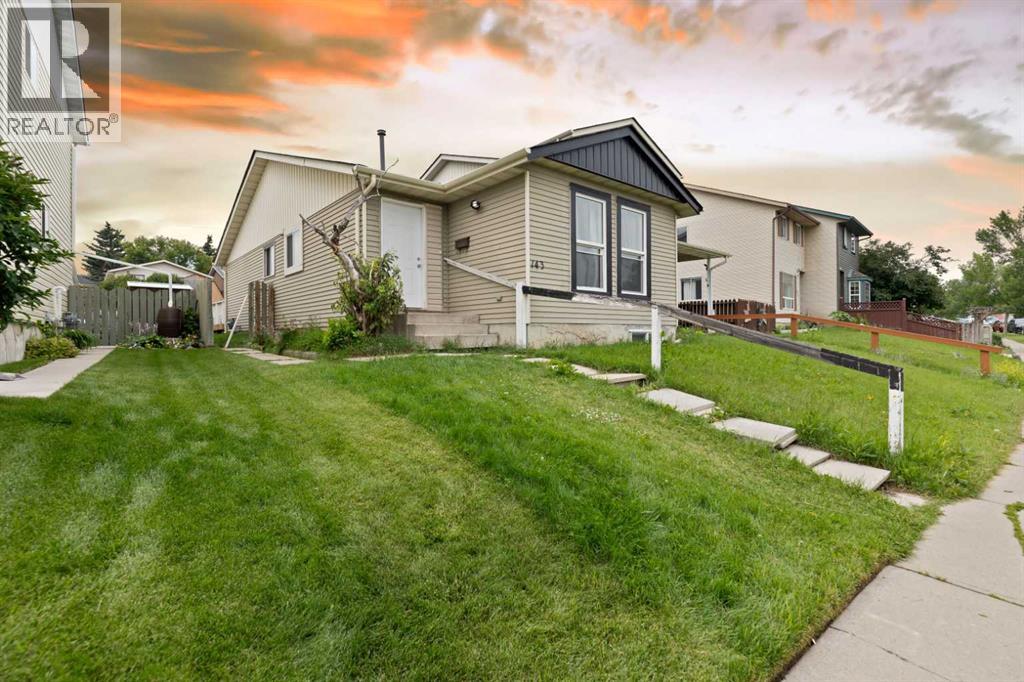 143 Falton Drive Ne, Calgary, Alberta  T3J 1W7 - Photo 18 - A2264359