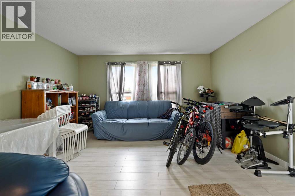 143 Falton Drive Ne, Calgary, Alberta  T3J 1W7 - Photo 3 - A2264359