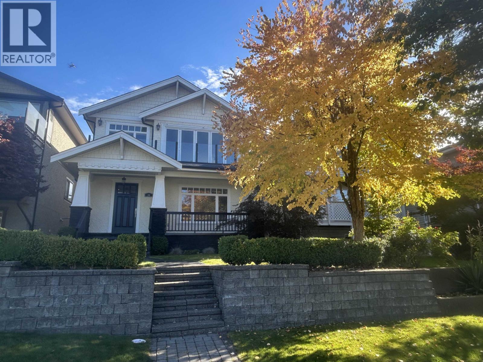 18 HYTHE AVENUE, Burnaby, British Columbia