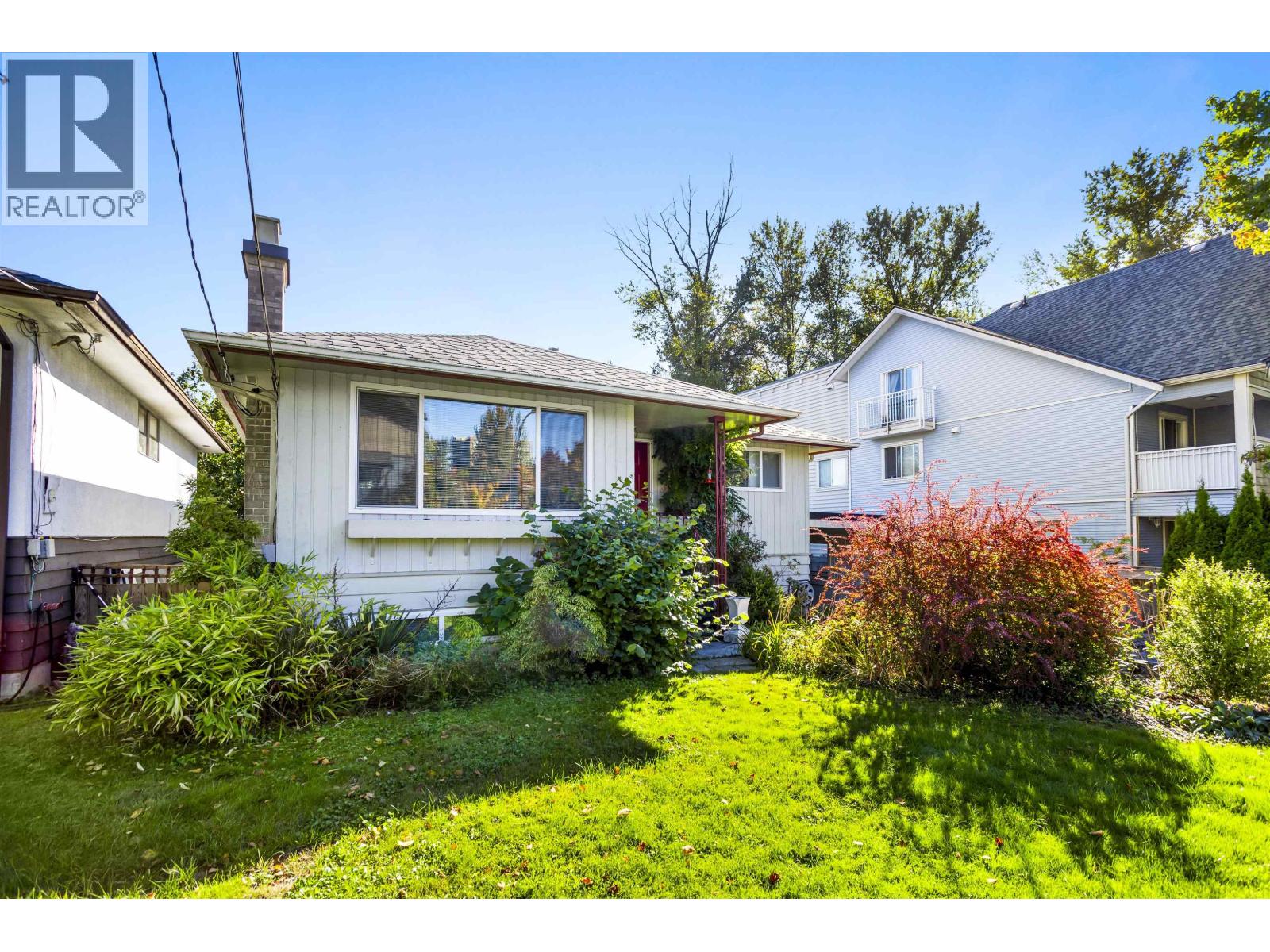 7134 17th Avenue, Burnaby, British Columbia  V3N 1K7 - Photo 2 - R3057241