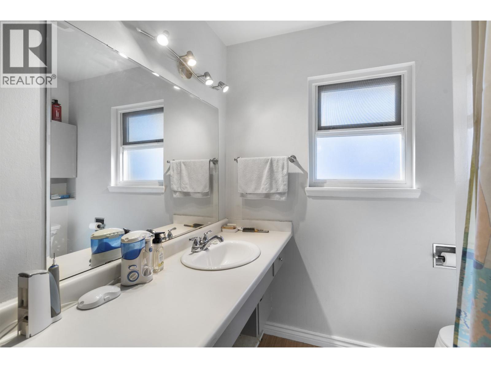 7134 17th Avenue, Burnaby, British Columbia  V3N 1K7 - Photo 11 - R3057241
