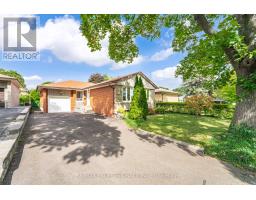 4 LETHBRIDGE AVENUE, Toronto, Ontario